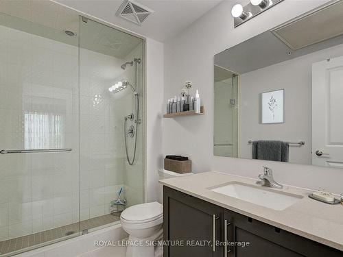 608-302 Essa Rd, Barrie, ON - Indoor Photo Showing Bathroom