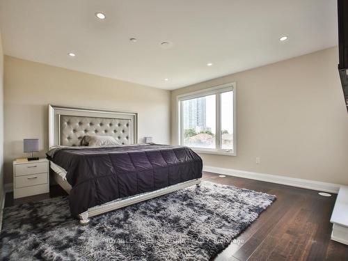 8-4030 Parkside Village Dr, Mississauga, ON - Indoor Photo Showing Bedroom