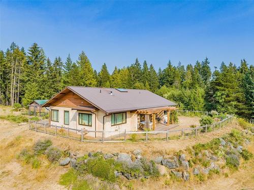 930 Spider Lake Rd, Qualicum Beach, BC 