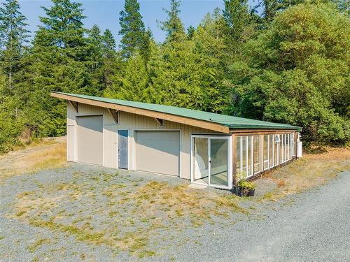 930 Spider Lake Rd, Qualicum Beach, BC 