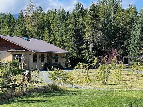 930 Spider Lake Rd, Qualicum Beach, BC 