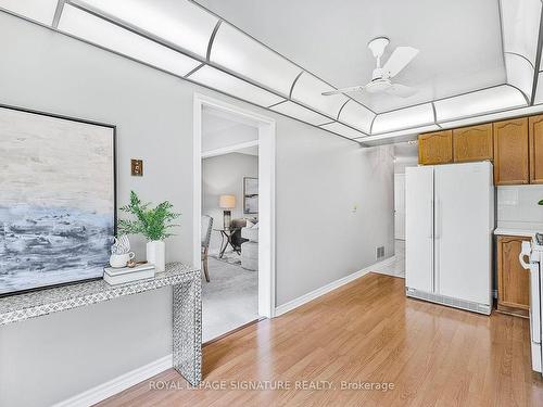 3 Heathcliffe Sq, Brampton, ON - Indoor Photo Showing Kitchen