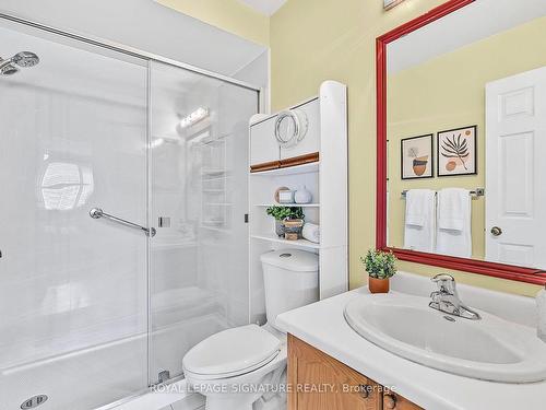 3 Heathcliffe Sq, Brampton, ON - Indoor Photo Showing Bathroom