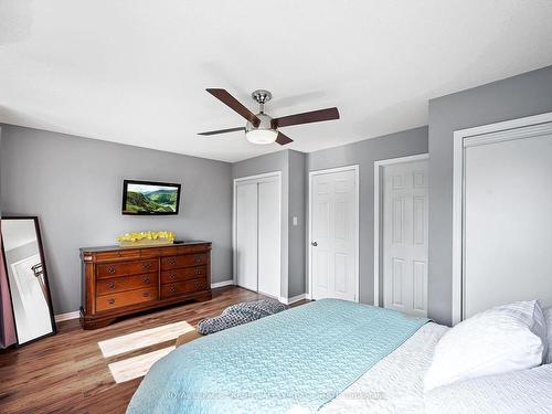 128 Twin Pines Cres, Brampton, ON - Indoor Photo Showing Bedroom