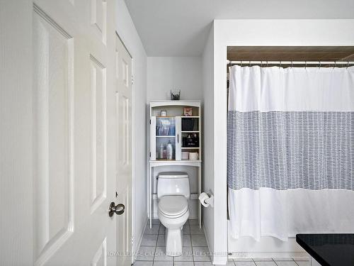 128 Twin Pines Cres, Brampton, ON - Indoor Photo Showing Bathroom