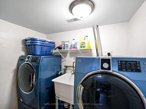 128 Twin Pines Cres, Brampton, ON - Indoor Photo Showing Laundry Room