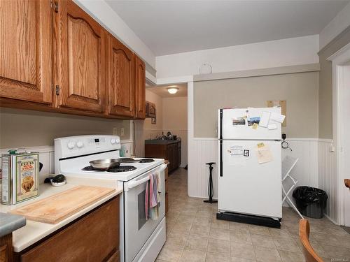 1120 May St, Victoria, BC - Indoor Photo Showing Kitchen