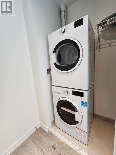 3602 - 7890 Jane Street, Vaughan (Vaughan Corporate Centre), ON - Indoor Photo Showing Laundry Room