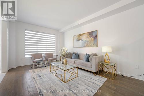 251 Bedrock Drive, Hamilton (Stoney Creek), ON - Indoor Photo Showing Living Room