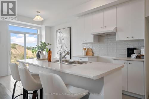 80 Selection Heights, Thorold (Allanburg/Thorold South), ON - Indoor Photo Showing Kitchen With Double Sink