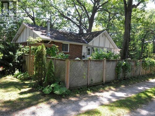 1931 Lakeshore Road, Sarnia, ON - Outdoor