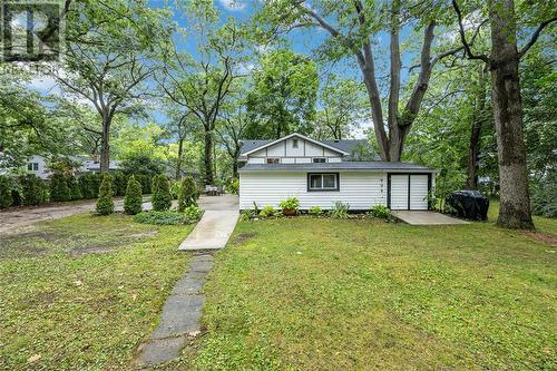 1931 Lakeshore Road, Sarnia, ON - Outdoor