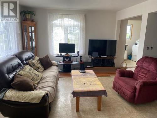 329 Main Street, New-Wes-Valley, NL - Indoor Photo Showing Living Room