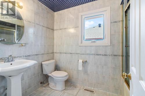 53 Ambrose Road, Toronto (Bayview Village), ON - Indoor Photo Showing Bathroom