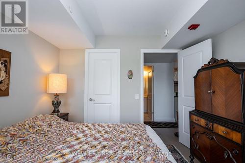 305 - 1400 Kingston, Toronto (Birchcliffe-Cliffside), ON - Indoor Photo Showing Bedroom