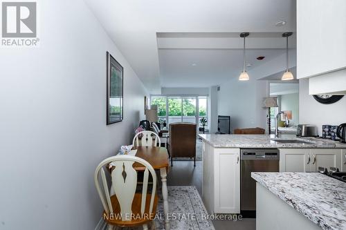 305 - 1400 Kingston, Toronto (Birchcliffe-Cliffside), ON - Indoor Photo Showing Kitchen