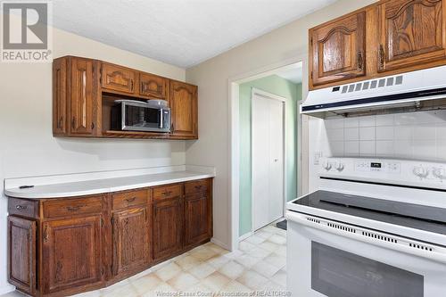 168 Coghill, Kingsville, ON - Indoor Photo Showing Kitchen