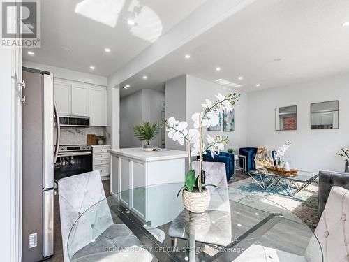 152 Vanhorne Close, Brampton (Northwest Brampton), ON - Indoor Photo Showing Dining Room