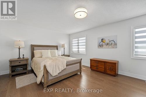 101 Kingknoll Crescent, Georgina, ON - Indoor Photo Showing Bedroom