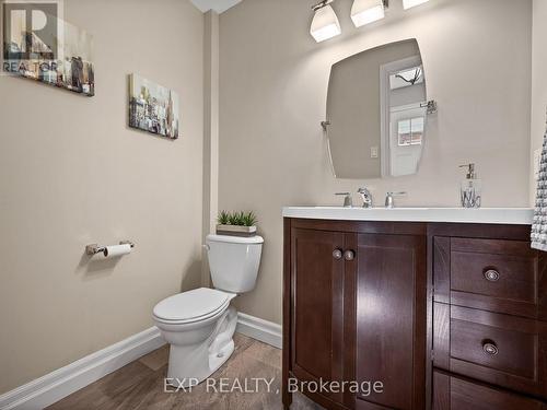 1317 White Oaks Boulevard, Oakville, ON - Indoor Photo Showing Bathroom