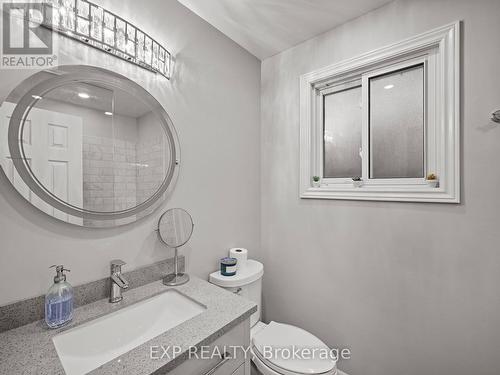 1317 White Oaks Boulevard, Oakville, ON - Indoor Photo Showing Bathroom