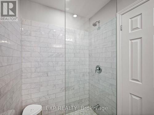 1317 White Oaks Boulevard, Oakville, ON - Indoor Photo Showing Bathroom