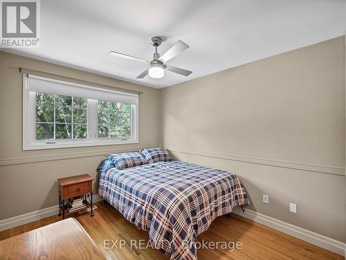 1317 White Oaks Boulevard, Oakville, ON - Indoor Photo Showing Bedroom