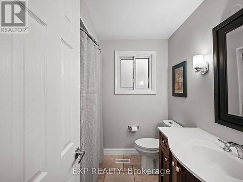 1317 White Oaks Boulevard, Oakville, ON - Indoor Photo Showing Bathroom