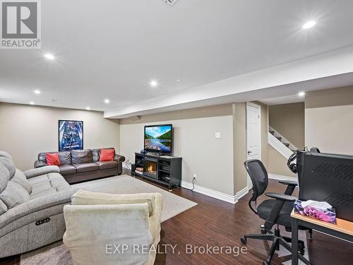 1317 White Oaks Boulevard, Oakville, ON - Indoor