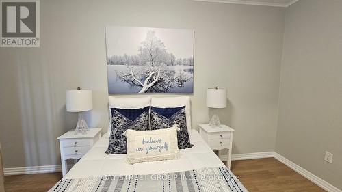 81 East 11Th Street, Hamilton, ON - Indoor Photo Showing Bedroom