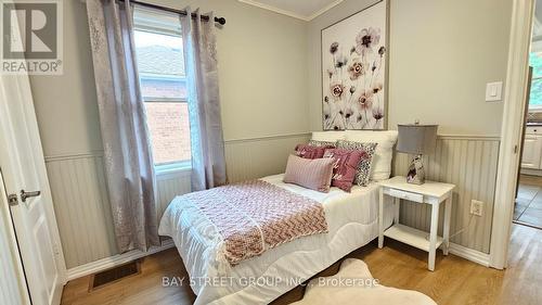 81 East 11Th Street, Hamilton, ON - Indoor Photo Showing Bedroom