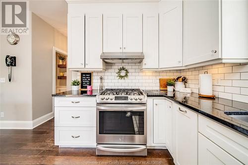 1255 Lakeview, Windsor, ON - Indoor Photo Showing Kitchen