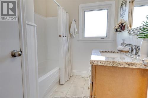 2496 Meldrum Road, Windsor, ON - Indoor Photo Showing Bathroom