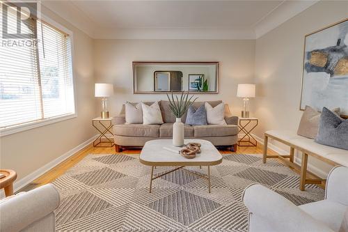 2496 Meldrum Road, Windsor, ON - Indoor Photo Showing Living Room