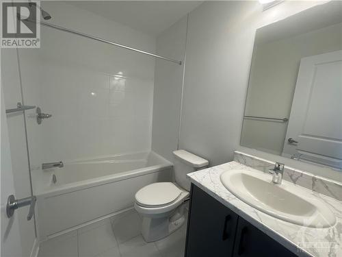 351 Establish Avenue, Ottawa, ON - Indoor Photo Showing Bathroom