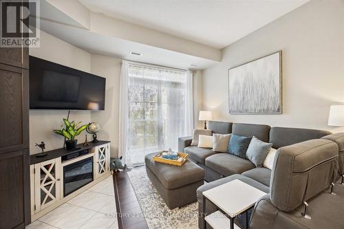 229 - 80 Aspen Springs Drive, Clarington (Bowmanville), ON - Indoor Photo Showing Living Room