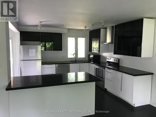 1531 Glenburnie Road, Mississauga, ON - Indoor Photo Showing Kitchen