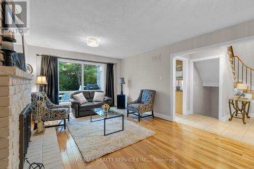 12 Autumn Drive, Caledon, ON - Indoor Photo Showing Living Room