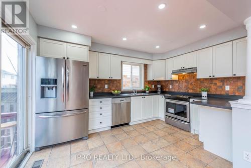 17 Frontenac Crescent, Brampton (Fletcher'S Meadow), ON - Indoor Photo Showing Kitchen With Double Sink