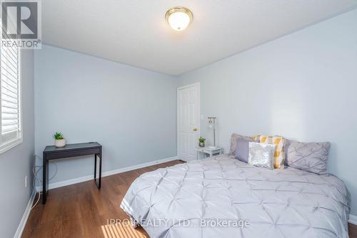 17 Frontenac Crescent, Brampton (Fletcher'S Meadow), ON - Indoor Photo Showing Bedroom