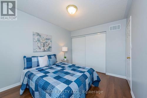 17 Frontenac Crescent, Brampton (Fletcher'S Meadow), ON - Indoor Photo Showing Bedroom