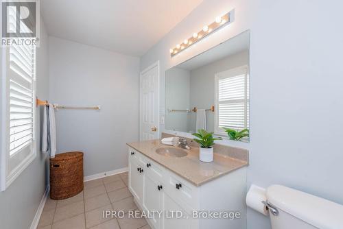 17 Frontenac Crescent, Brampton (Fletcher'S Meadow), ON - Indoor Photo Showing Bathroom