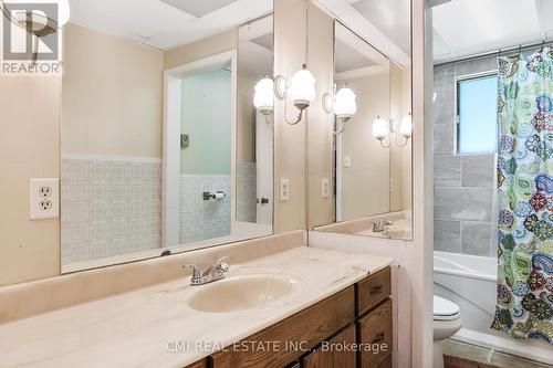 678 Hwy 124, Mckellar, ON - Indoor Photo Showing Bathroom