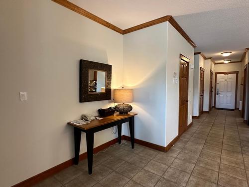 211D - 200 Bighorn Boulevard, Radium Hot Springs, BC - Indoor Photo Showing Other Room