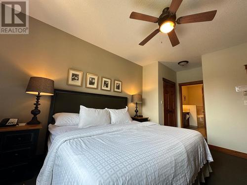 200 Bighorn  Boulevard Unit# 211D, Radium Hot Springs, BC - Indoor Photo Showing Bedroom