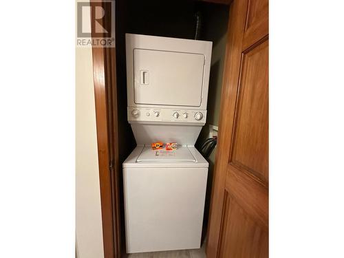 200 Bighorn  Boulevard Unit# 211D, Radium Hot Springs, BC - Indoor Photo Showing Laundry Room