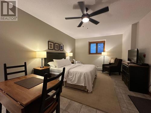 200 Bighorn  Boulevard Unit# 211D, Radium Hot Springs, BC - Indoor Photo Showing Bedroom