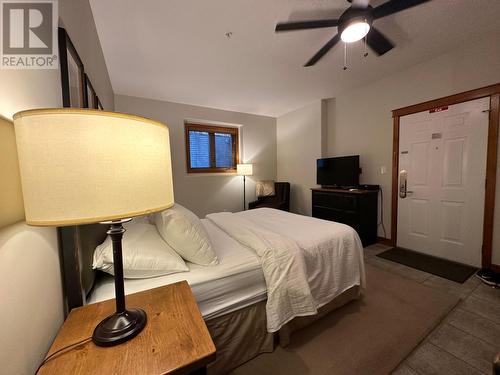 200 Bighorn  Boulevard Unit# 211D, Radium Hot Springs, BC - Indoor Photo Showing Bedroom