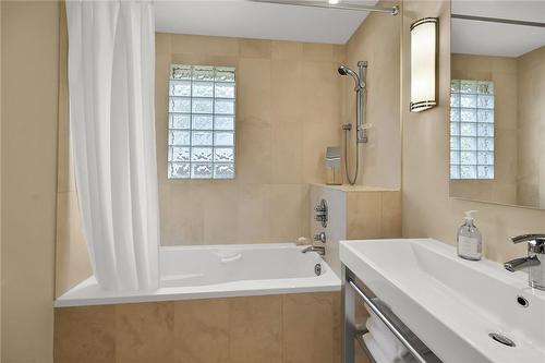 349 Shoreview Road, Burlington, ON - Indoor Photo Showing Bathroom