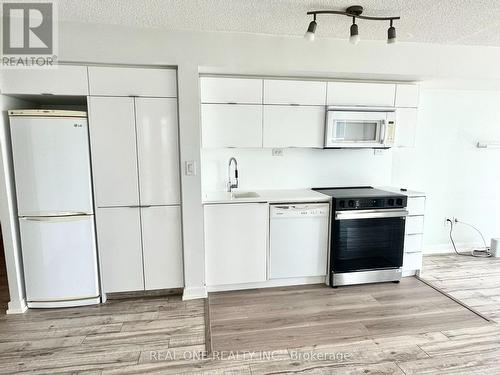 1603 - 151 Dan Leckie Way, Toronto, ON - Indoor Photo Showing Kitchen